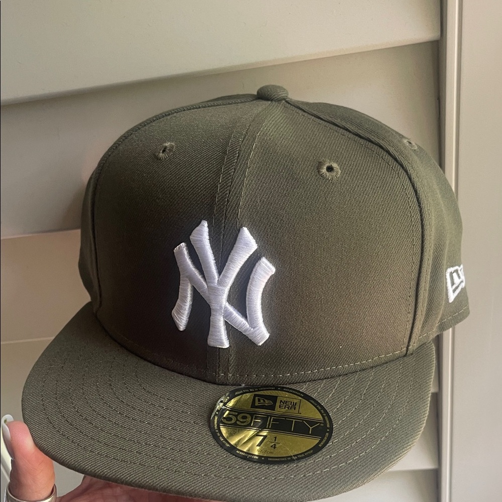 New Era Yankees NWT SZ 7 1/4